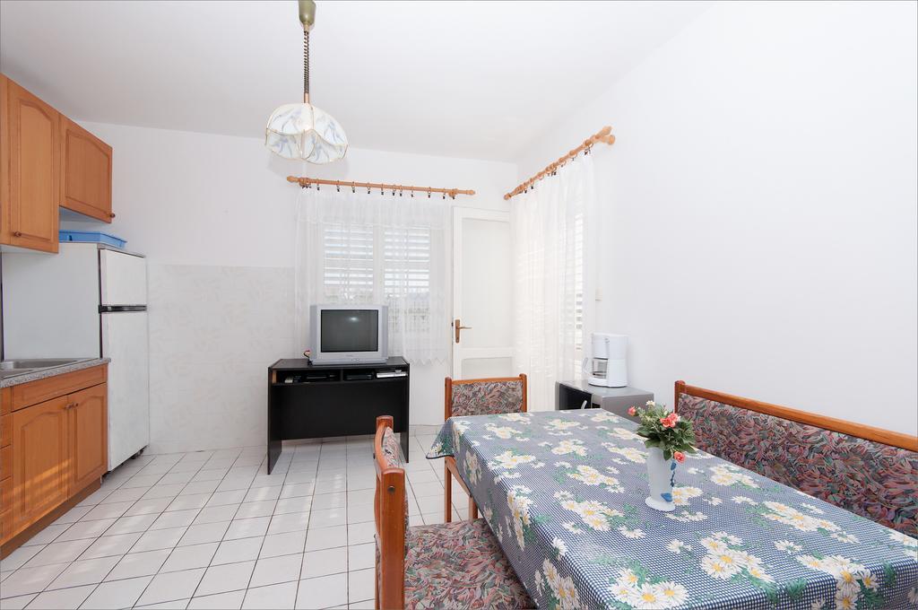 Appartement Maslinov Hlad à Barbat na Rabu Chambre photo